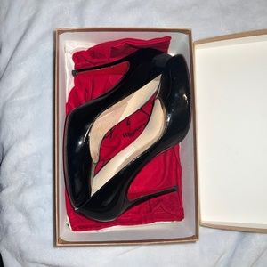 Christian Louboutin Décolleté Black Patent heels with removable suede inside
